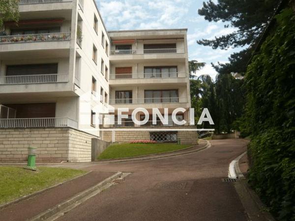 Location Studio 23.1 m² - 20 RUE VOLTAIRE St Germain En Laye 78100