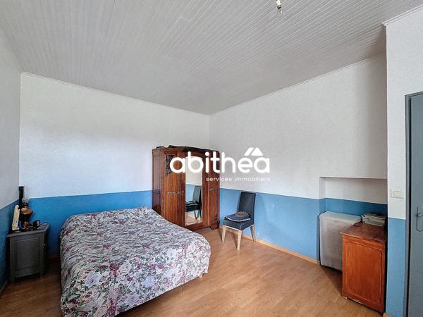9 pièces 247m² | 15000 m² | ENSEMBLE IMMOBILIER | CHARENTAISE RÉNOVÉE | 250 + 48 m² | dépendances | étang