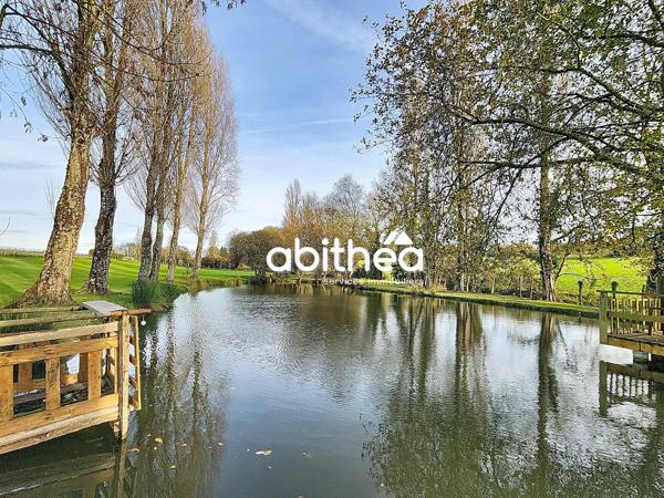 9 pièces 247m² | 15000 m² | ENSEMBLE IMMOBILIER | CHARENTAISE RÉNOVÉE | 250 + 48 m² | dépendances | étang