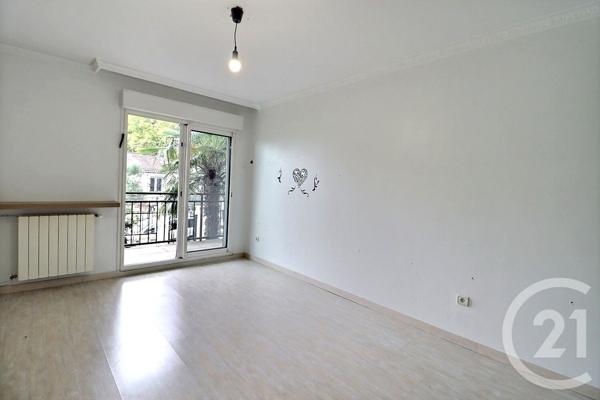 Maison à vendre  6 pièces - 184,42 m2 VAUJOURS - 93