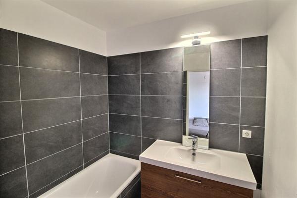 MASSY Centre ville - Appartement Massy 2 pièce(s) 45 m2 au dernier étage, cave, parking