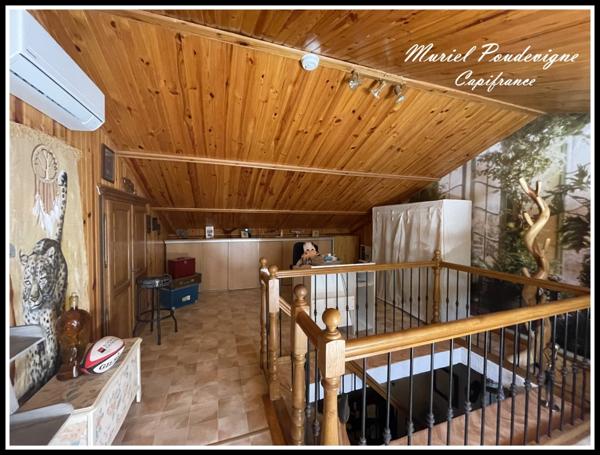 Charme, volumes et confort – Belle demeure familiale avec piscine UCHAUX (84) - 8 pièces, environ 212 m2