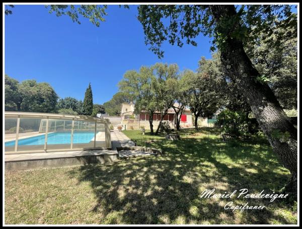 Charme, volumes et confort – Belle demeure familiale avec piscine UCHAUX (84) - 8 pièces, environ 212 m2