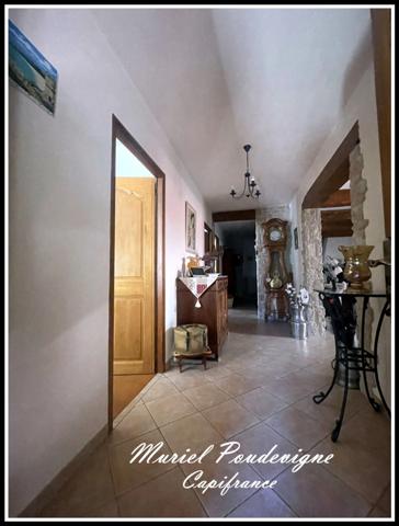 Charme, volumes et confort – Belle demeure familiale avec piscine UCHAUX (84) - 8 pièces, environ 212 m2