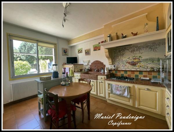 Charme, volumes et confort – Belle demeure familiale avec piscine UCHAUX (84) - 8 pièces, environ 212 m2