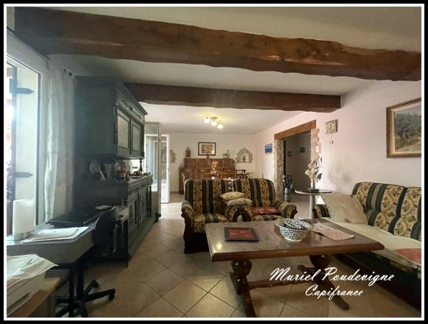 Charme, volumes et confort – Belle demeure familiale avec piscine UCHAUX (84) - 8 pièces, environ 212 m2