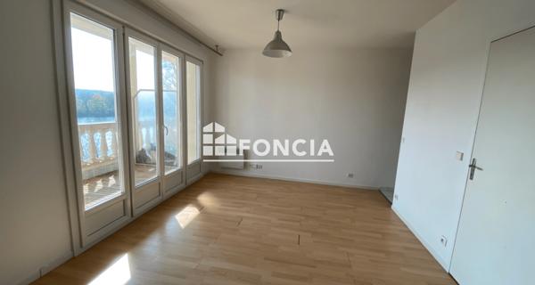 Location Studio 30.69 m² - Corbeil-essonnes 91100