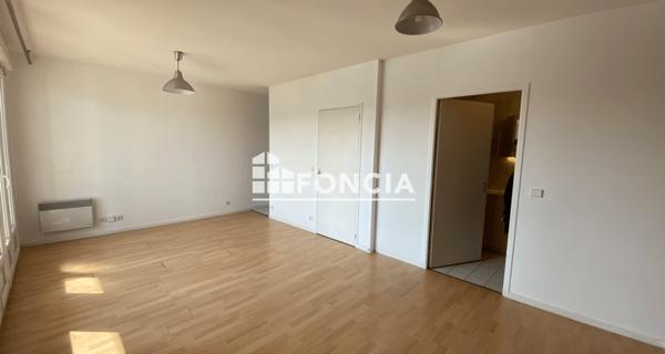 Location Studio 30.69 m² - Corbeil-essonnes 91100