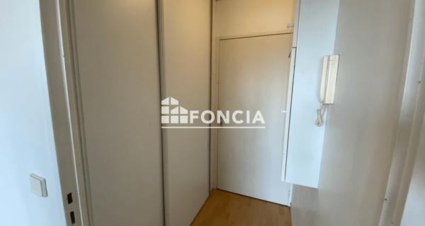Location Studio 30.69 m² - Corbeil-essonnes 91100