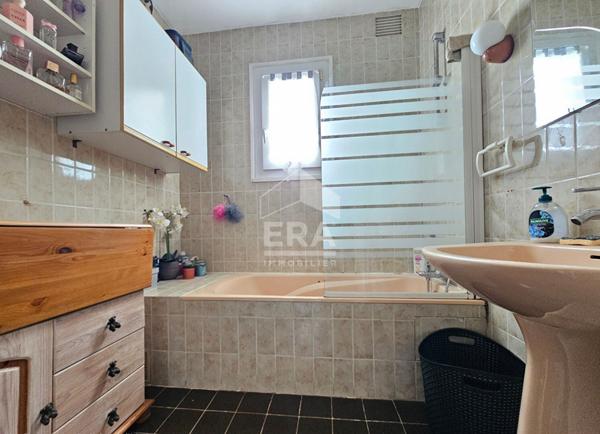 Maison A VENDRE LOUÉE Dirac 6 pièce(s) 127 m2