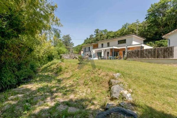 Belle maison récente avec piscine, 4 chambres – Environnement campagne, au calme