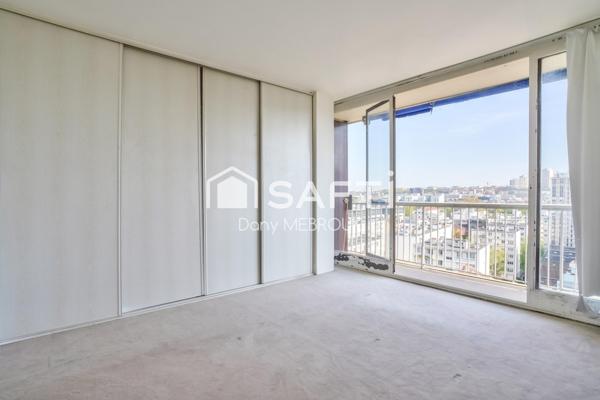 Vue panoramique d’exception, baignée de lumière.