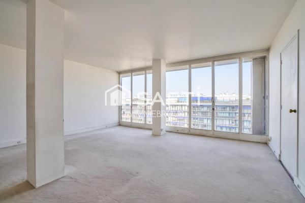 Vue panoramique d’exception, baignée de lumière.