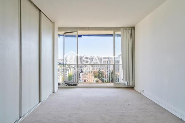 Vue panoramique d’exception, baignée de lumière.