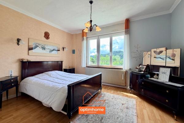 Maison familiale 210 m² - 5 chambres - dépendance - terrain 1873 m² - Bruyères centre (88)