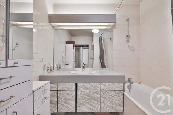 Appartement F4 à vendre  4 pièces - 97,48 m2 PARIS - 75015