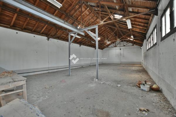 ENSEMBLE IMMOBILIER À RÉNOVER