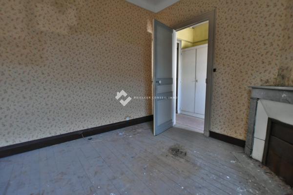 ENSEMBLE IMMOBILIER À RÉNOVER