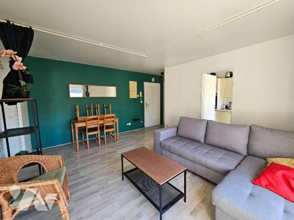 A VENDRE - ROUEN - ACCÈS IMMÉDIAT TEOR

Dans un immeuble comprenant 3 étages sans ascenseur, ...