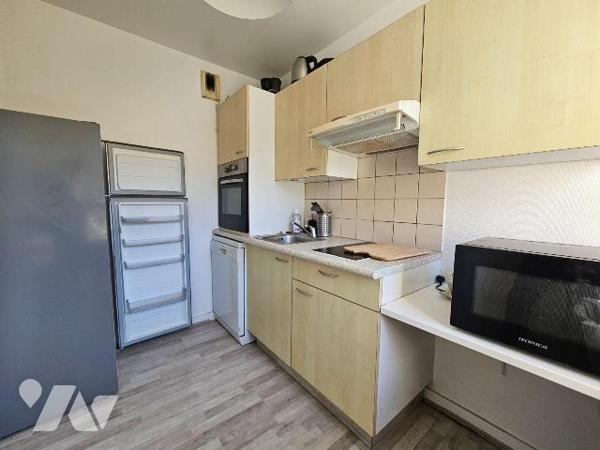A VENDRE - ROUEN - ACCÈS IMMÉDIAT TEOR

Dans un immeuble comprenant 3 étages sans ascenseur, ...
