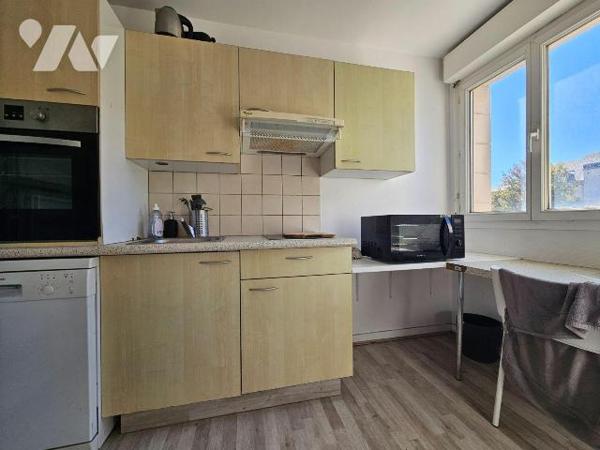 A VENDRE - ROUEN - ACCÈS IMMÉDIAT TEOR

Dans un immeuble comprenant 3 étages sans ascenseur, ...