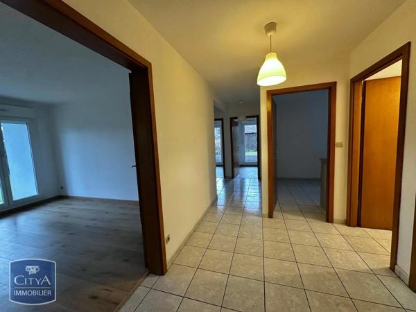Appartement à louer 4 pièces 81.11m²