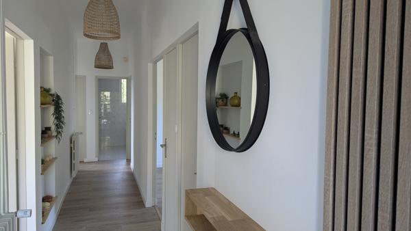 Villa 3 chambres + grandes dépendances sur terrain constructible