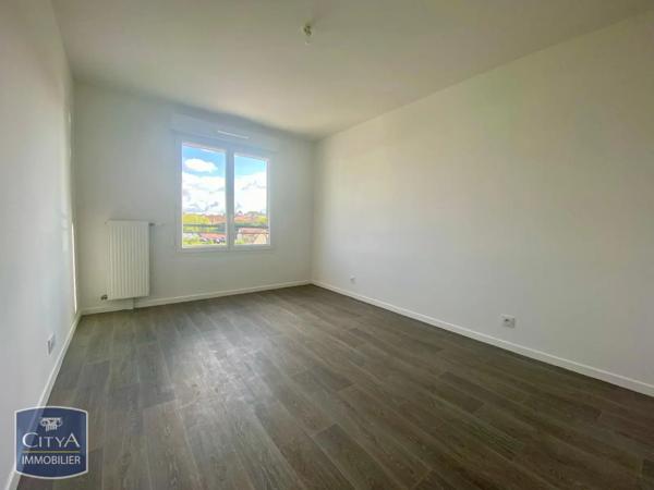 Appartement à louer 4 pièces 83.02m² Montlhéry (91310)