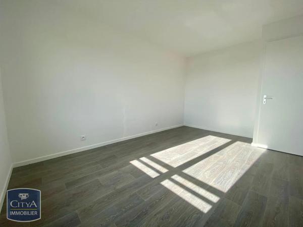 Appartement à louer 4 pièces 83.02m² Montlhéry (91310)