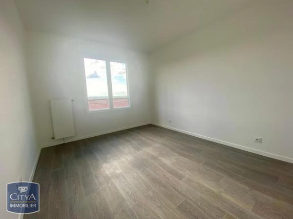 Appartement à louer 4 pièces 83.02m² Montlhéry (91310)