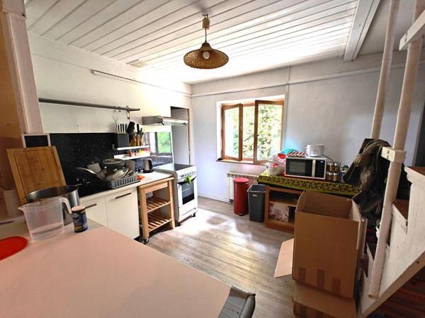 Rare Grand T3  traversant , vue montagne et accès direct parc Beylier