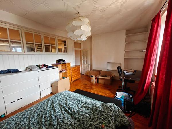 Rare Grand T3  traversant , vue montagne et accès direct parc Beylier