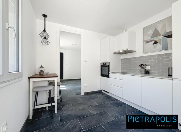 Maison rénovée de 123 m² avec logement indépendant, jardin et garage à Villefranche-sur-Saône
