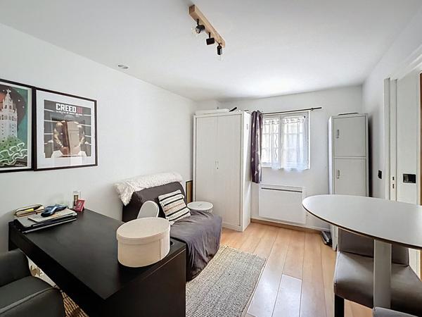 Local commercial (fonds de commerce) situé dans le centre ville de Nanteuil les Meaux - sur axe routier passant - 70 m²