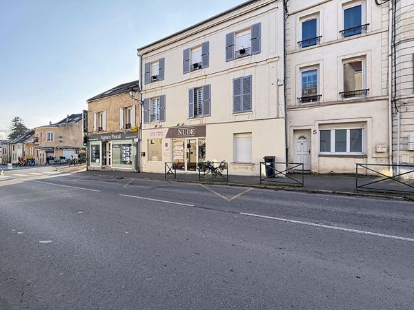 Local commercial (fonds de commerce) situé dans le centre ville de Nanteuil les Meaux - sur axe routier passant - 70 m²