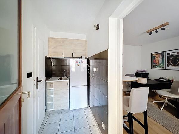 Local commercial (fonds de commerce) situé dans le centre ville de Nanteuil les Meaux - sur axe routier passant - 70 m²