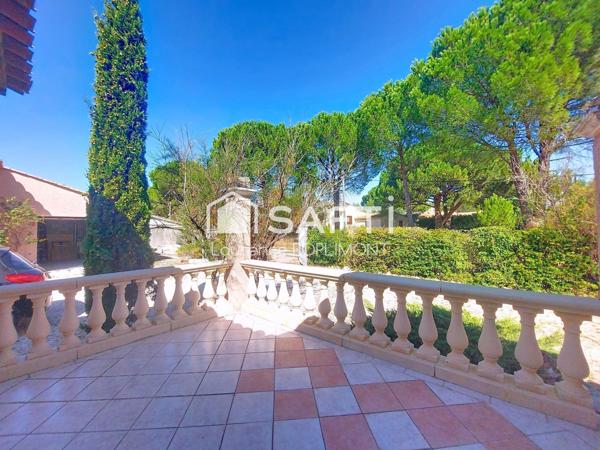 Maison de 115 m2 sur 1502 m2 de terrain, proche commodités,piscine, garage, carport double.