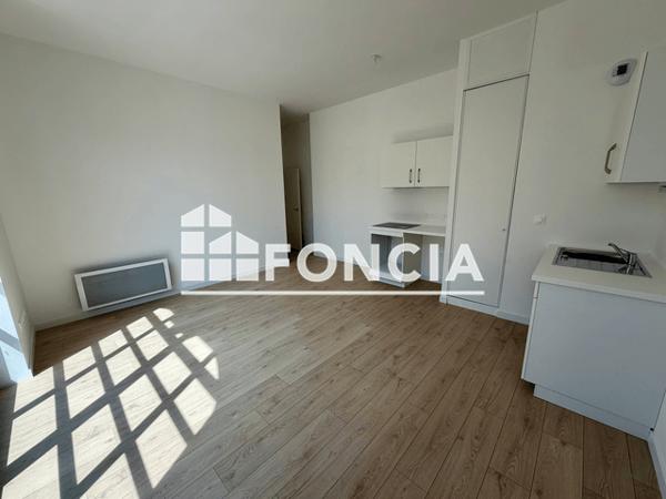 Location Appartement 3 pièces 62.3 m² - 8 - 10 RUE DU BLOC Arras 62000