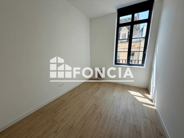 Location Appartement 3 pièces 62.3 m² - 8 - 10 RUE DU BLOC Arras 62000