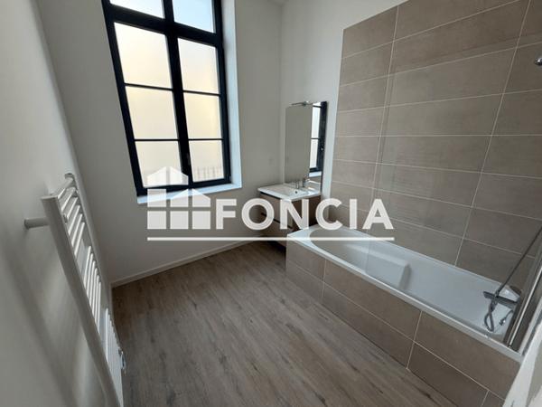 Location Appartement 3 pièces 62.3 m² - 8 - 10 RUE DU BLOC Arras 62000