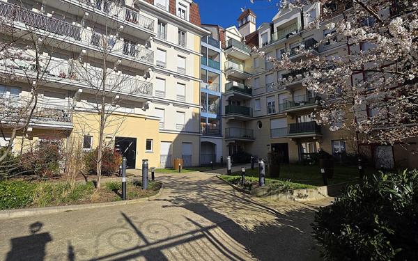 Appartement à vendre    2 pièces • 40,07 m2 Le Blanc-Mesnil