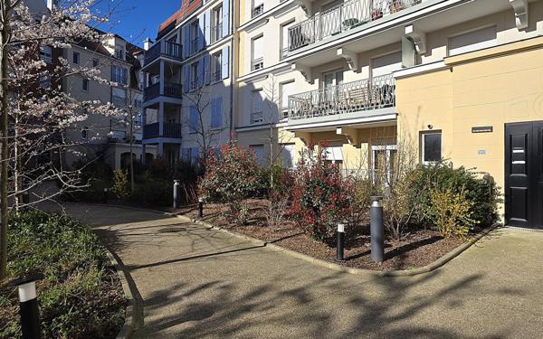 Appartement à vendre    2 pièces • 40,07 m2 Le Blanc-Mesnil