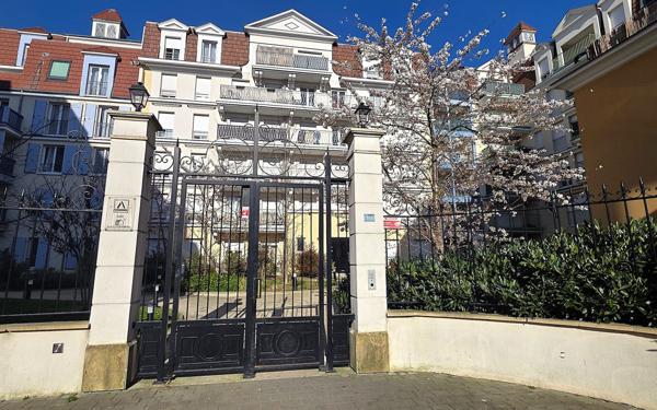 Appartement à vendre    2 pièces • 40,07 m2 Le Blanc-Mesnil