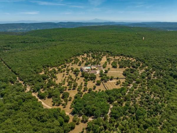 Vente Mas Uzès 20 Pièces 900 m²