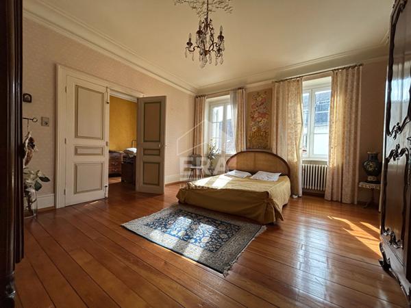 APPARTEMENT TYPE HAUSSMANNIEN LURE CENTRE VILLE 5 PIECES 128M²