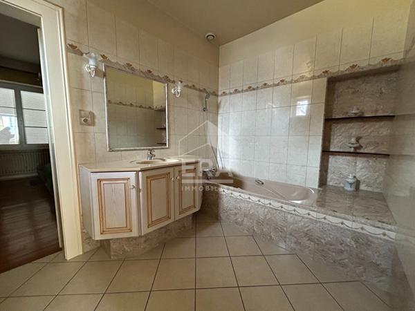 APPARTEMENT TYPE HAUSSMANNIEN LURE CENTRE VILLE 5 PIECES 128M²