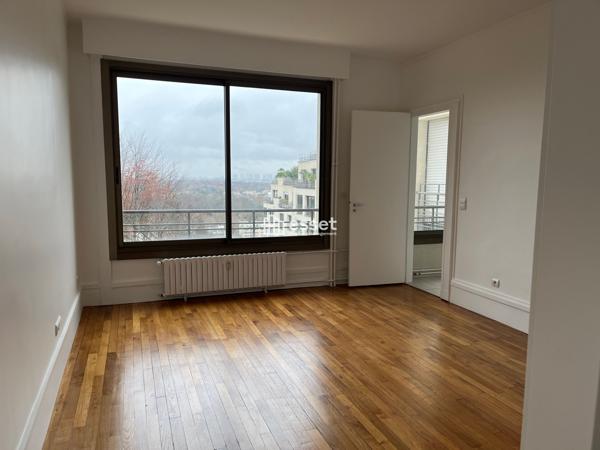 Location Appartement 5 pièces 178 m² - Saint Cloud 92210