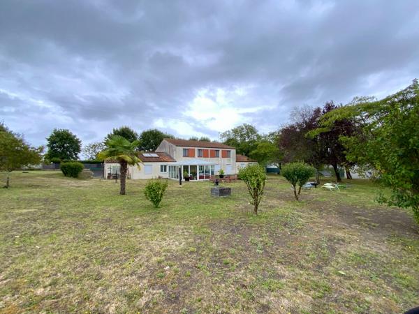 Grande maison dans Archiac