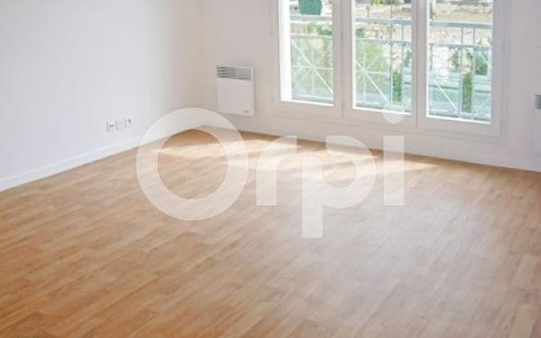 Appartement à louer    3 pièces • 60 m2 Nanteuil-le-Haudouin