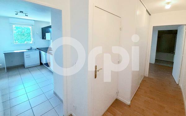 Appartement à louer    3 pièces • 60 m2 Nanteuil-le-Haudouin